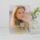 シックなミニマリストのゴールドフォイル卒業発表 箔招待状 (立ち正面)