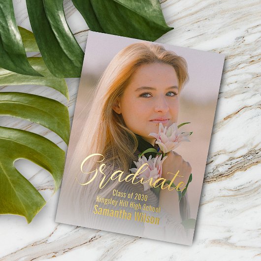 シックなミニマリストのゴールドフォイル卒業発表 箔招待状