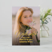 シックなミニマリストのゴールドフォイル卒業発表 箔招待状 (立ち正面)