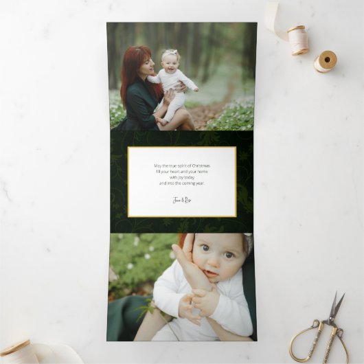 シックなミニマリストグリーンダマスクのクリスマスフォト 三つ折りクリスマスカード (内部)