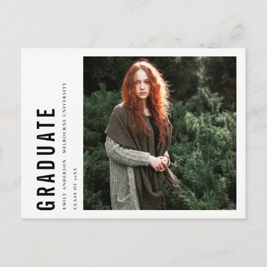 シックなモダンミニマルはっきりしたカスタム写真卒業 案内ポストカード (正面)