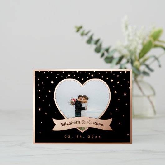 シックなモダン写真エレガントウェディングの日付を保存 箔招待状ポストカード (立ち正面)