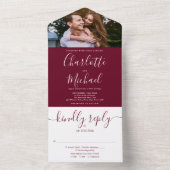 シックなモノグラムBurgundyスクリプトフォト結婚ズ オールインワン招待状 (内側)