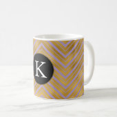 シックなラベンダーパープル金ゴールドシボロンモノグラム コーヒーマグカップ (正面右)