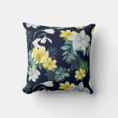 シックな冬のスノードロップアネモネフローラルパターン クッション (正面)