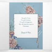 シックな冬のホリデーパインオンブルーバックグラウンド 三つ折りカード (内部中)