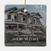 シックな初めてのクリスマスが新しいホームフォトオーバーレイに セラミックオーナメント (裏面)
