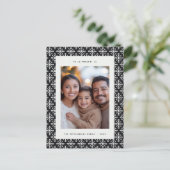 シックな北欧の黒と白のスノーフレーク葉書 シーズンポストカード (スタンド正面)