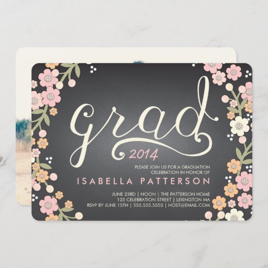 シックな卒業生の黒板の花の写真の卒業 招待状 (正面/裏面)