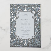 シックな埃っぽいブルーとシルバー結婚フォイル 箔招待状 (正面)