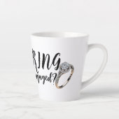 シックな婚約ギフトfor花嫁ショーオフリングや輪 カフェラテマグ (右)