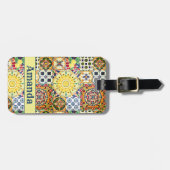 シックな幾何地中海のオレンジのタイルのモノグラム ラゲッジタグ (正面横)