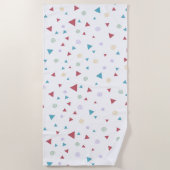 シックな幾何学的な三角形と渦巻き ビーチタオル (正面)