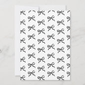 シックな彼女は結び目ブラックボウブライダルシャワー 招待状 (裏面)