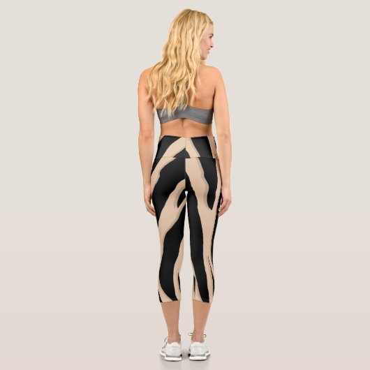 シックな心地よいハイ・ウェストのカプリスであなたのスタイル カプリレギンス (裏面)