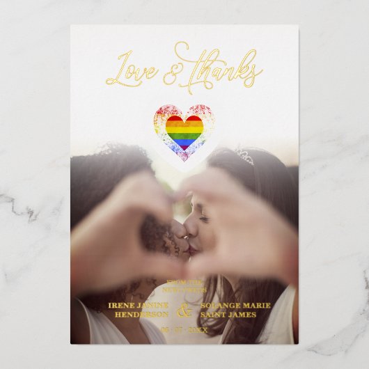 シックな愛とLGBT感謝していレインボープライドハート写真 箔招待状 (正面)