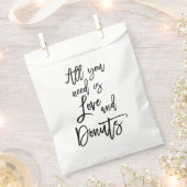 シックな手レターラブアンドドーナツ フェイバーバッグ (クリップ留めされた状態)