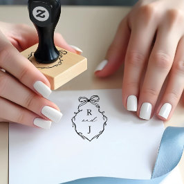 シックな手描き弓&リボンモノグラムクレスト ラバースタンプ