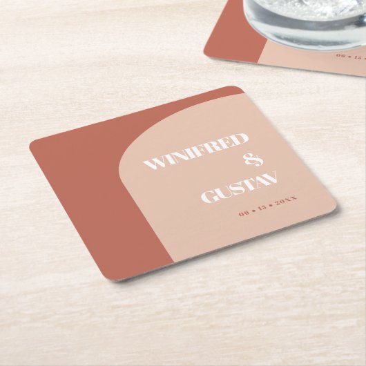 シックな桃のテラコッタアー結婚チーズ スクエアペーパーコースター (アングル)