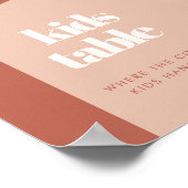 シックな桃テラコッタアーチ結婚のキッズテーブルサイン ポスター (角)