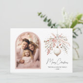 シックな水の色のバウブルと家族の写真クリスマス シーズンカード (スタンド正面)