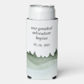 シックな水の色の森の風景結婚山 スリム缶クーラー (Seltzer正面)