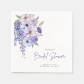 シックな水彩紫色の花のスクリプトブライダルシャワー スタンダードカクテルナプキン (正面)