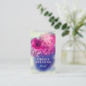 シックな水彩色ピンクとブルゴーニュフローラ 名刺 (スタンド正面)