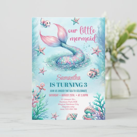 シックな水色のターコイズマーメイドテール誕生日 招待状 (スタンド正面)
