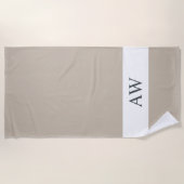 シックな灰色の白モノグラムの ビーチタオル (正面)