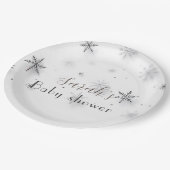 シックな灰色の雪の結晶の冬の赤ちゃんシャワー ペーパープレート (アングル)