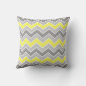 シックな灰色の黄色いシェブロンジグザグパターン クッション (裏面)