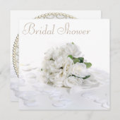 シックな白いバラの花束及び花びらのブライダルシャワー 招待状 (正面/裏面)