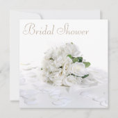 シックな白いバラの花束及び花びらのブライダルシャワー 招待状 (正面)