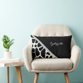 シックな白黒キリンプリント(名前あり) ランバークッション (椅子)