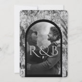 シックな白黒マウンテンズアーキフォトズ結婚ーズ 招待状 (正面)