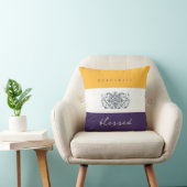 シックな花あなたの名前を黄色の紫を追加賛美 クッション (椅子)