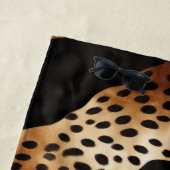 シックな西ブラックブラウンコウィド ビーチタオル (インサイチュ)