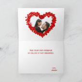 シックな赤いバラハート蝶の写真記念日 カード (内部)