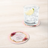 シックな赤いピンクのフローラとフェイク金ゴールド結婚ズ ラウンドペーパーコースター (インサイチュ)