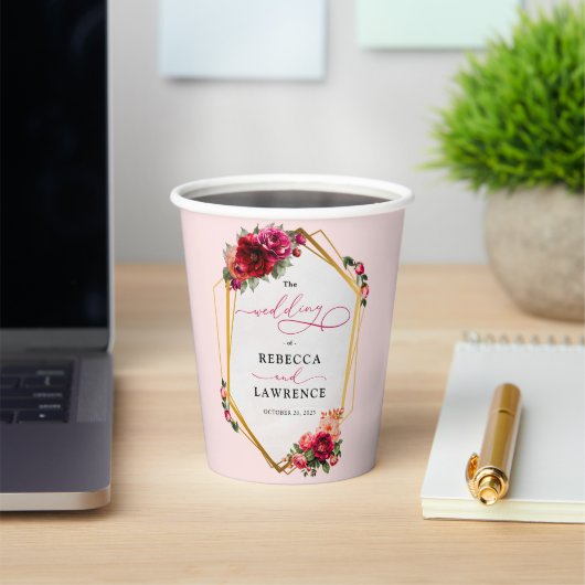 シックな赤いピンクのフローラとフェイク金ゴールド結婚ズ 紙コップ (インサイチュ)