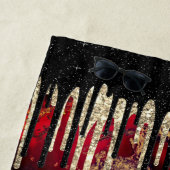 シックな赤い黒のドリッピンググリッターモノグラム ビーチタオル (インサイチュ)