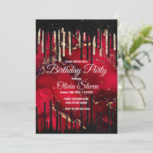シックな赤い黒のドリッピンググリッターモノグラム 招待状 (スタンド正面)