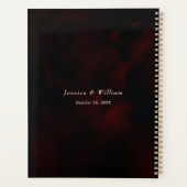 シックな赤の黒いフローラ結婚ズ プランナー手帳 (裏面)