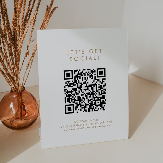 シックな金ゴールドビジネスでソーシャルメディアを活用 台座サイン