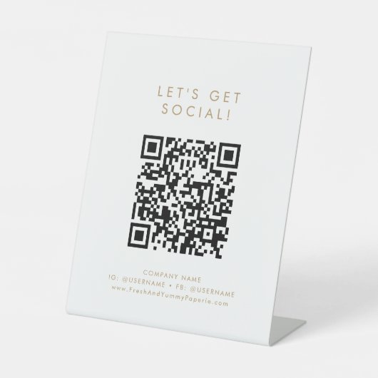 シックな金ゴールドビジネスでソーシャルメディアを活用 台座サイン (正面)