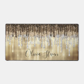 シックな金ゴールドブラウンドリッピンググリッターモノグラム デスクマット (正面)