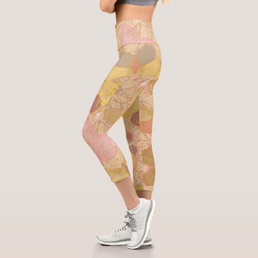 シックな金ゴールドリーフとバタフライピンクの背景 カプリレギンス (左)