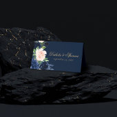シックな開花 |ダークネイビーブルーと赤面ピンクフローラ プレイスカード