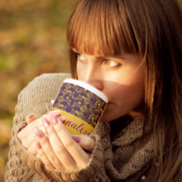 シックな黄金色の花の紫色のパターン |パーソナライズされた | ジャンボコーヒーマグカップ